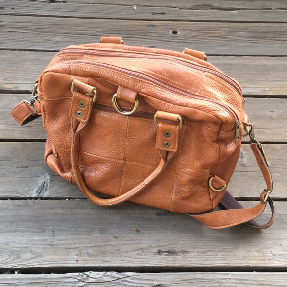 Brown leather bag with brass hardware - Picture 7 of 8